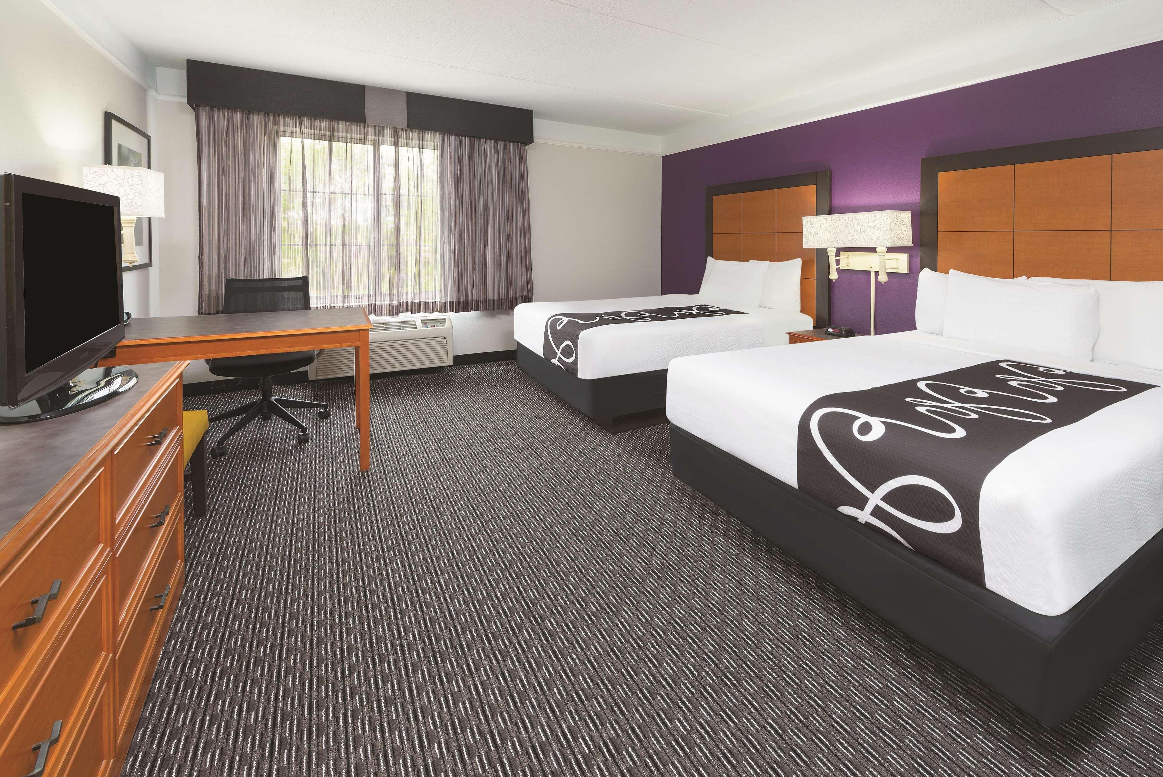 La Quinta By Wyndham St. Louis Westport Hotel Maryland Heights Exterior photo