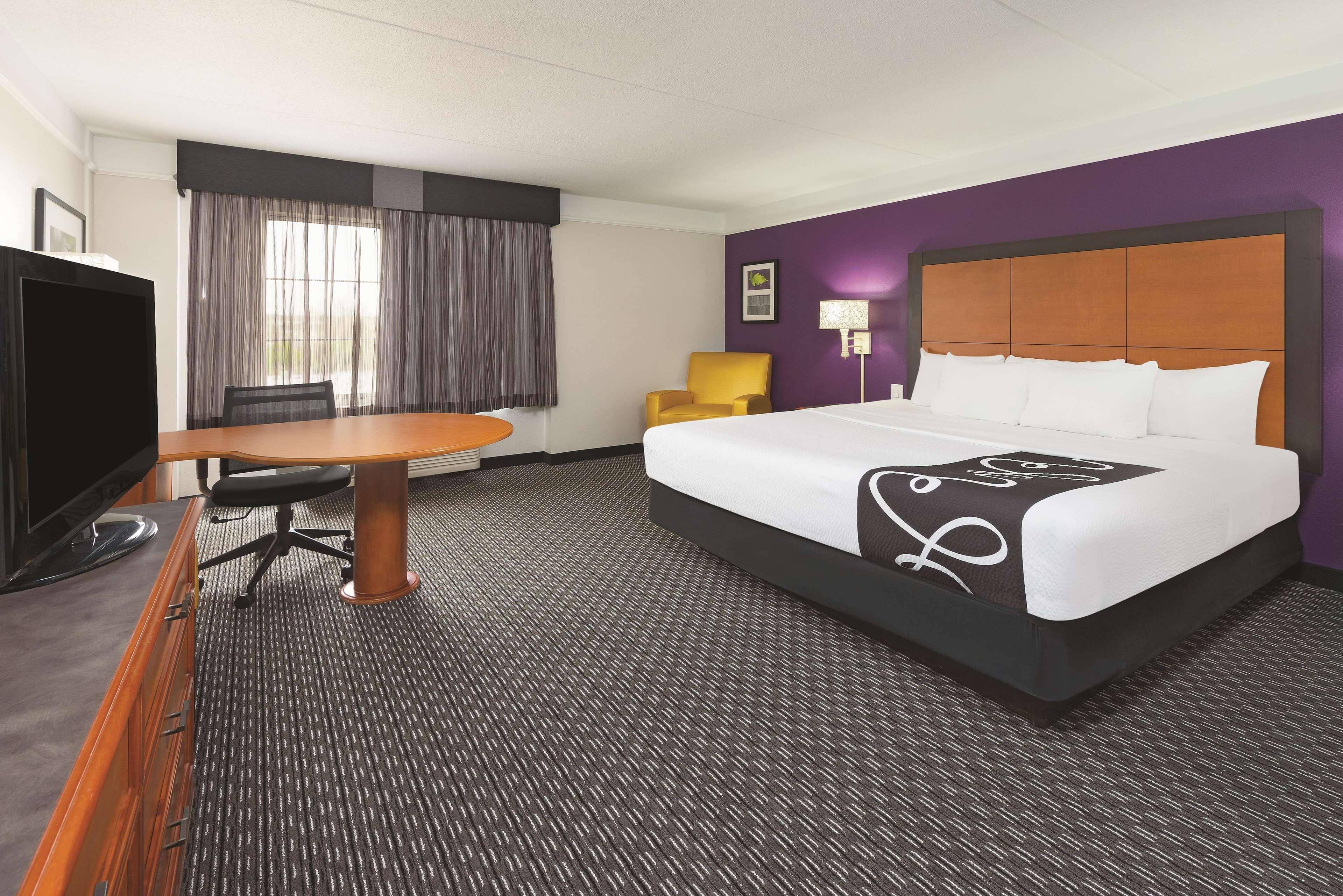 La Quinta By Wyndham St. Louis Westport Hotel Maryland Heights Exterior photo