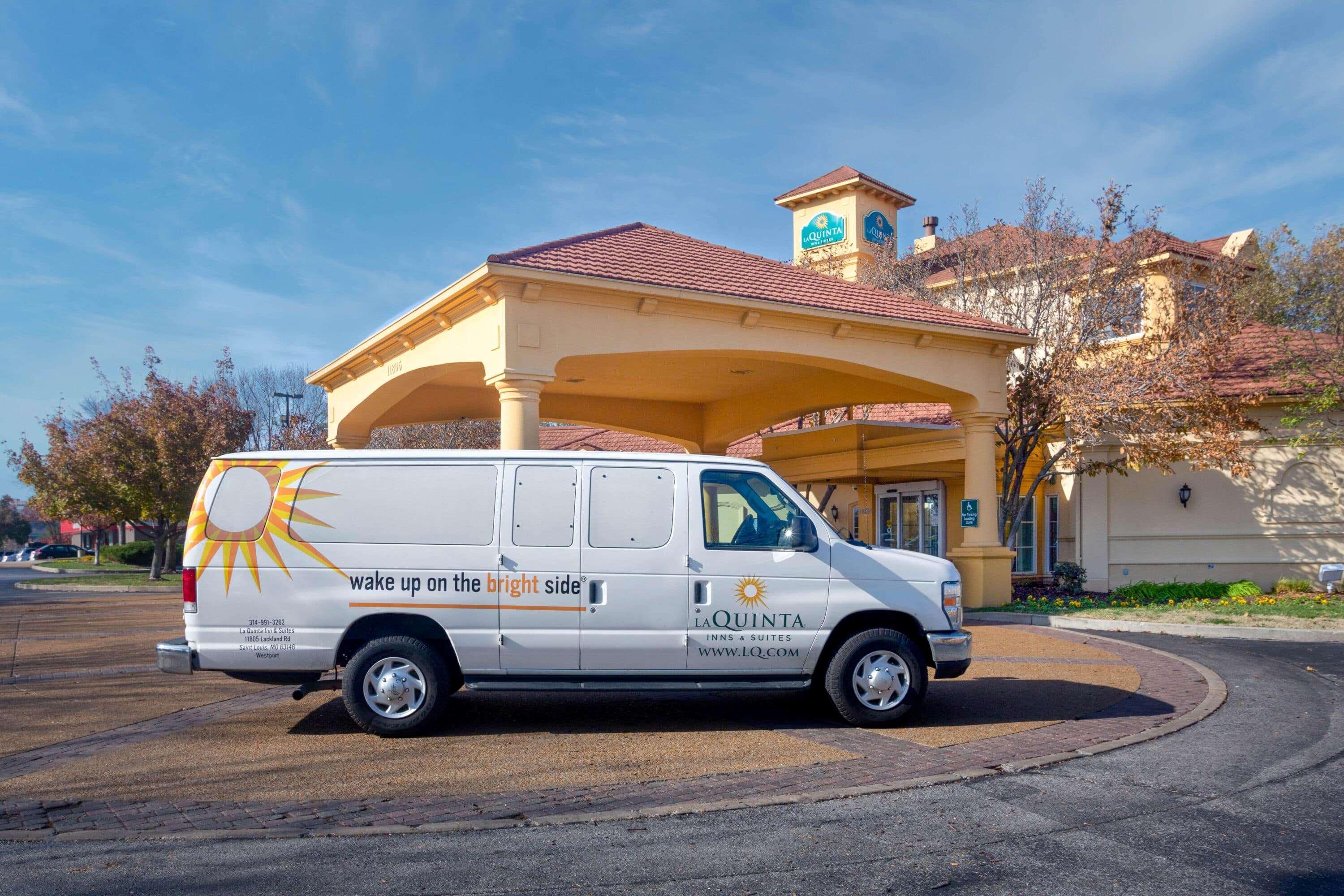 La Quinta By Wyndham St. Louis Westport Hotel Maryland Heights Exterior photo