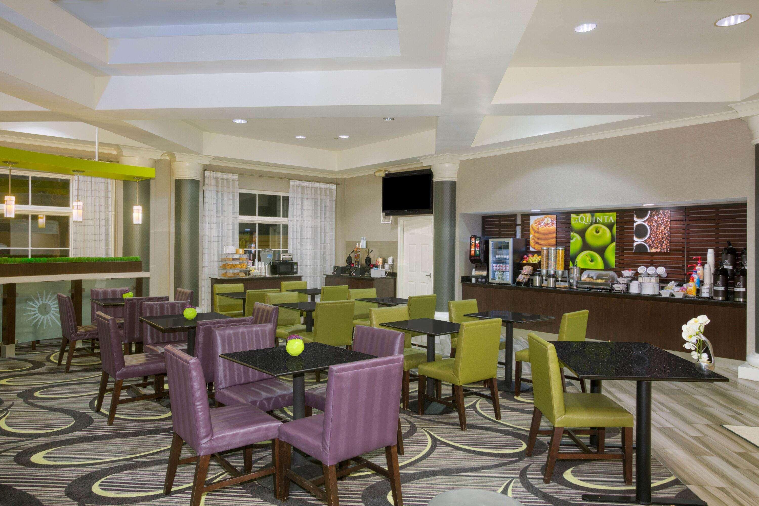La Quinta By Wyndham St. Louis Westport Hotel Maryland Heights Exterior photo