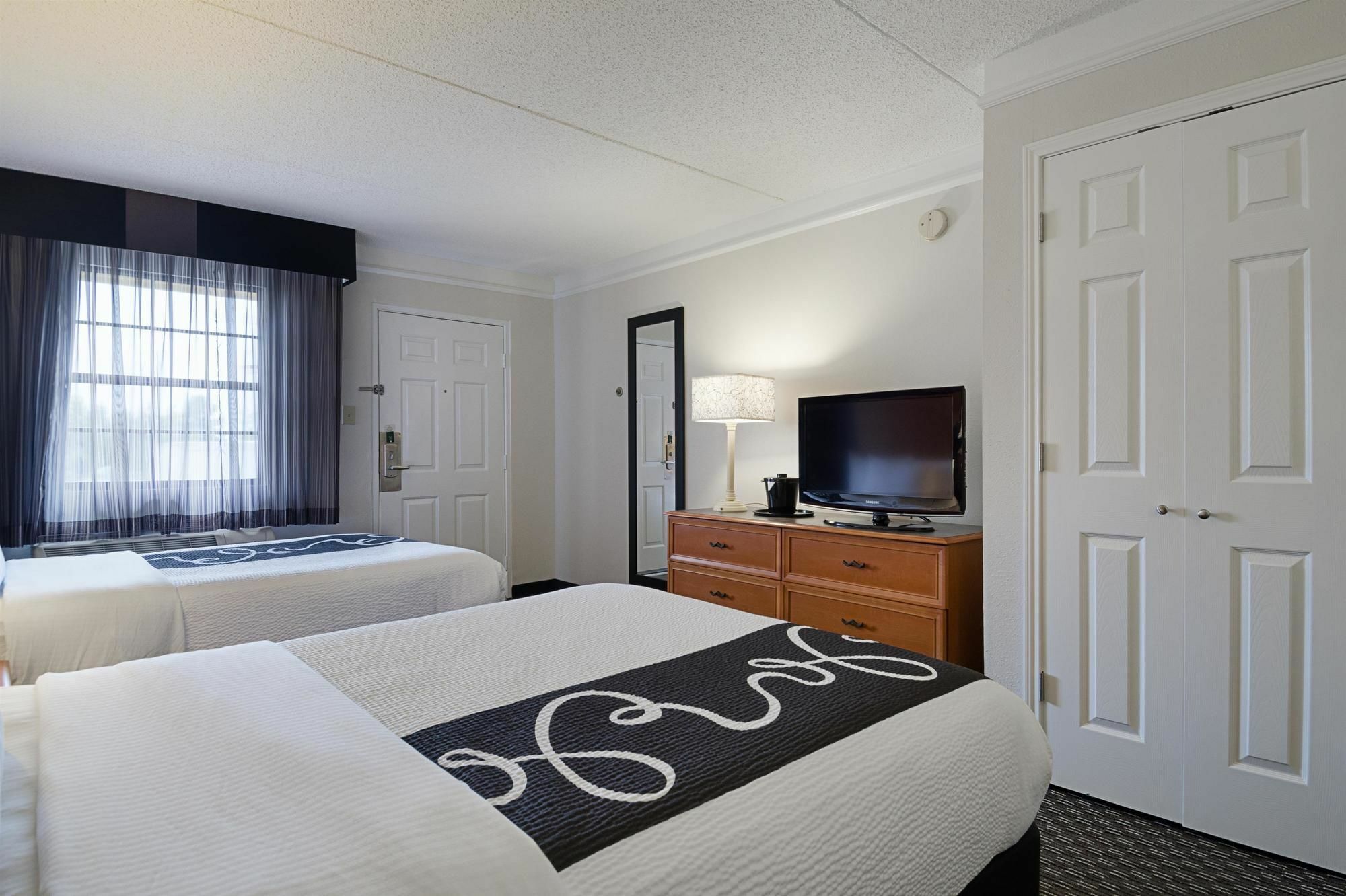 La Quinta By Wyndham St. Louis Westport Hotel Maryland Heights Exterior photo
