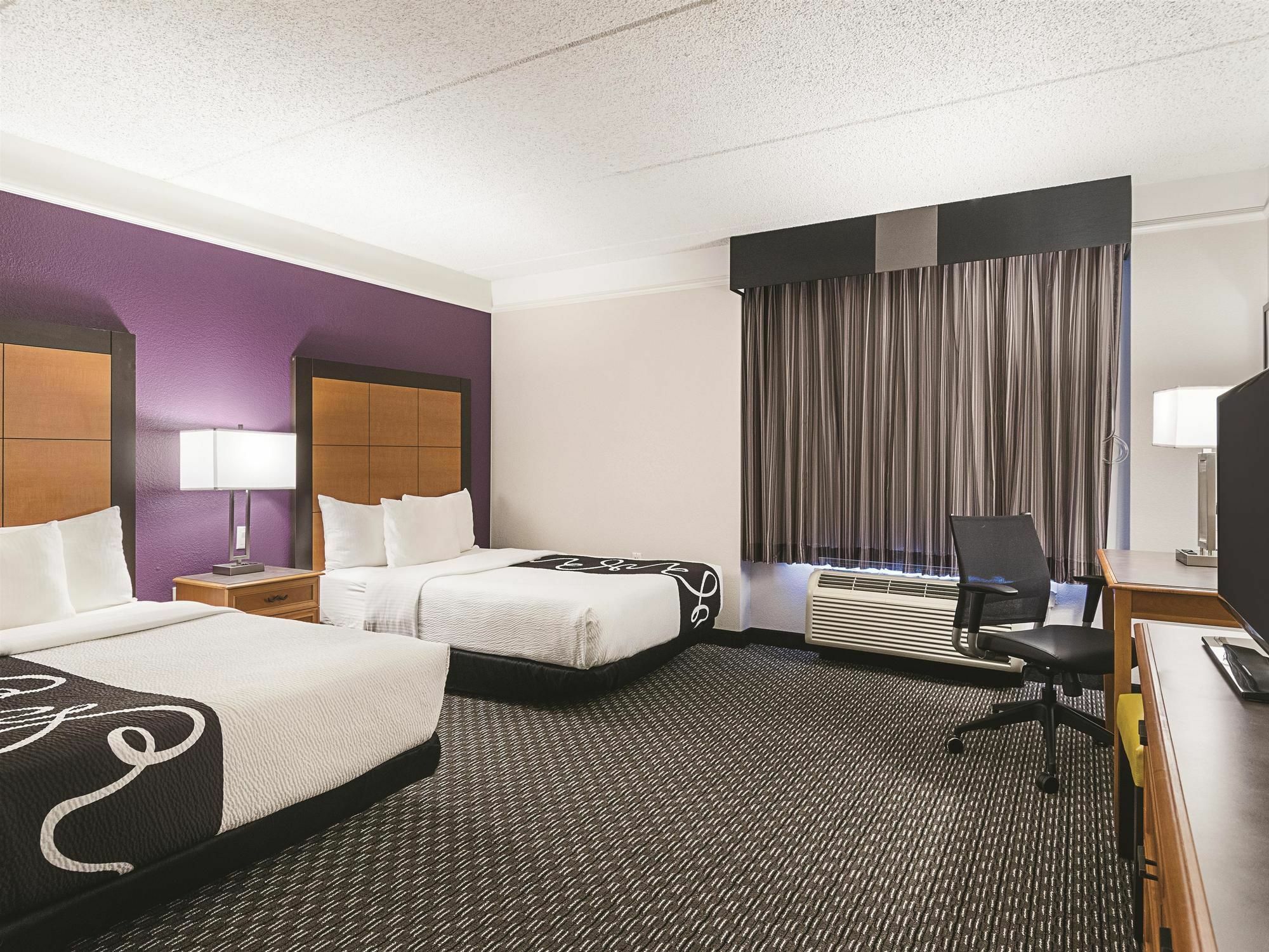 La Quinta By Wyndham St. Louis Westport Hotel Maryland Heights Exterior photo